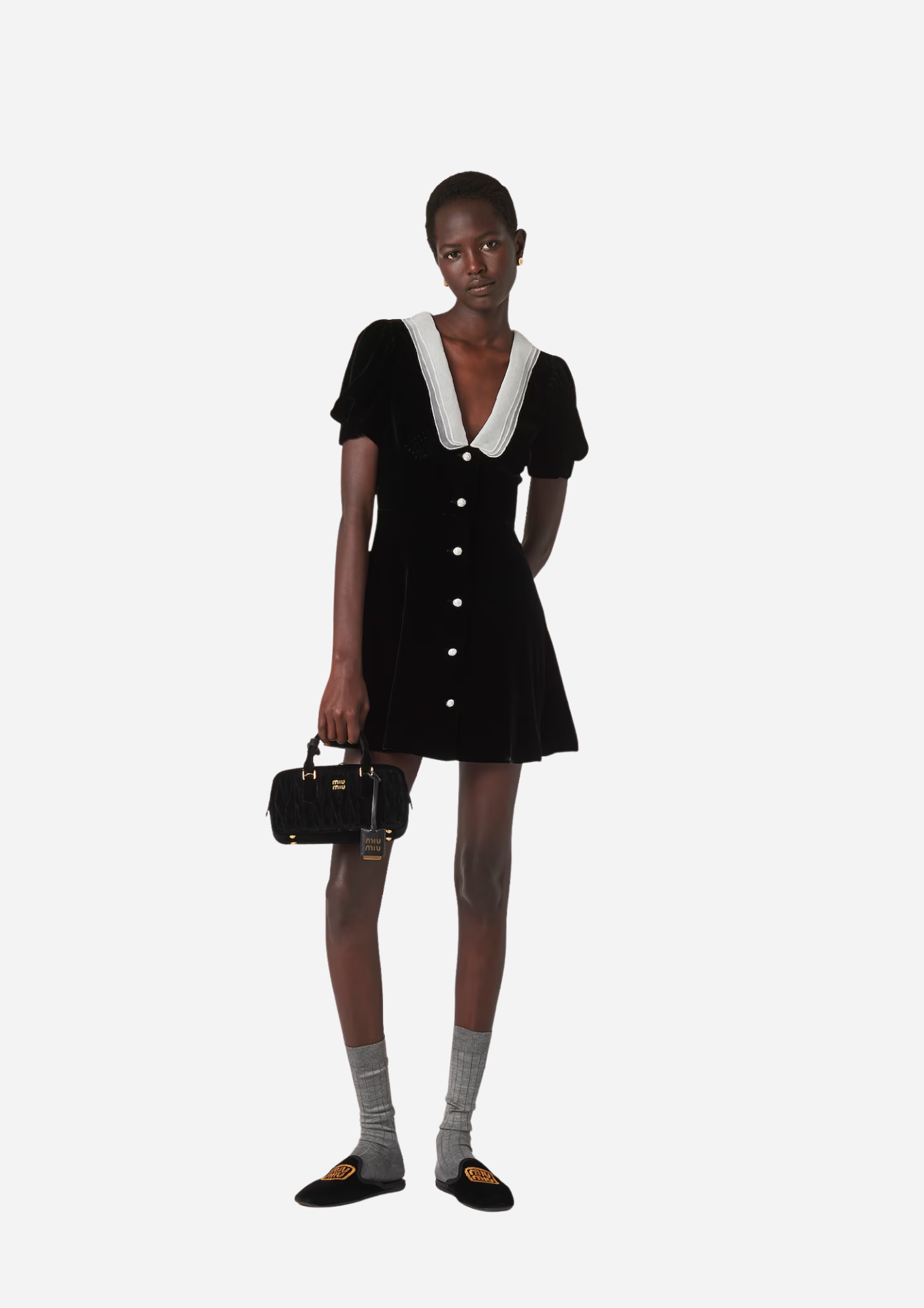 MIU MIU ARCADIE-LAUKKU MUSTASTA PÄÄLLYSTETYSTÄ SAMETISTA