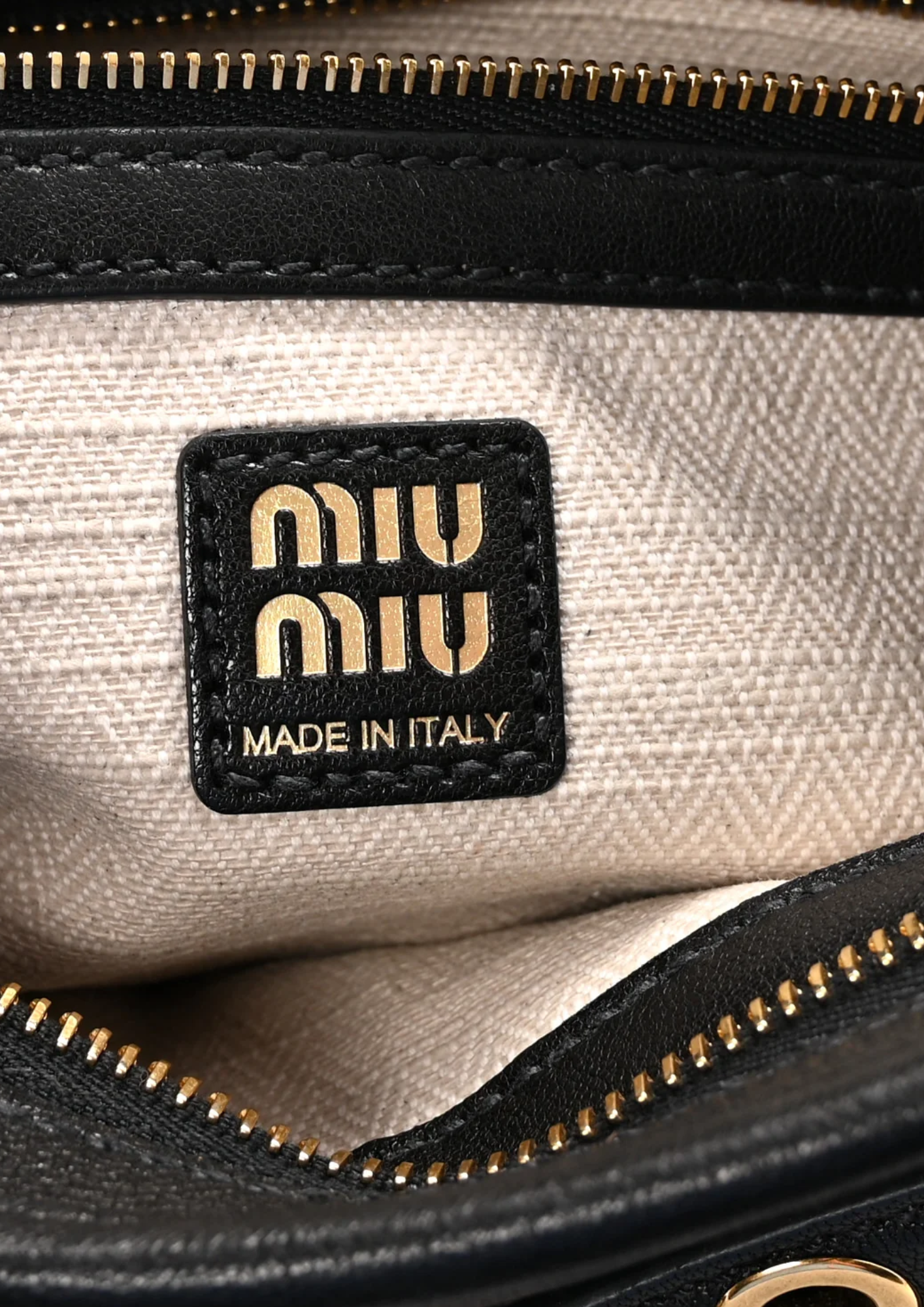 Miu Miu Borsa A Spalla Aventure Nera in Pelle Nappa
