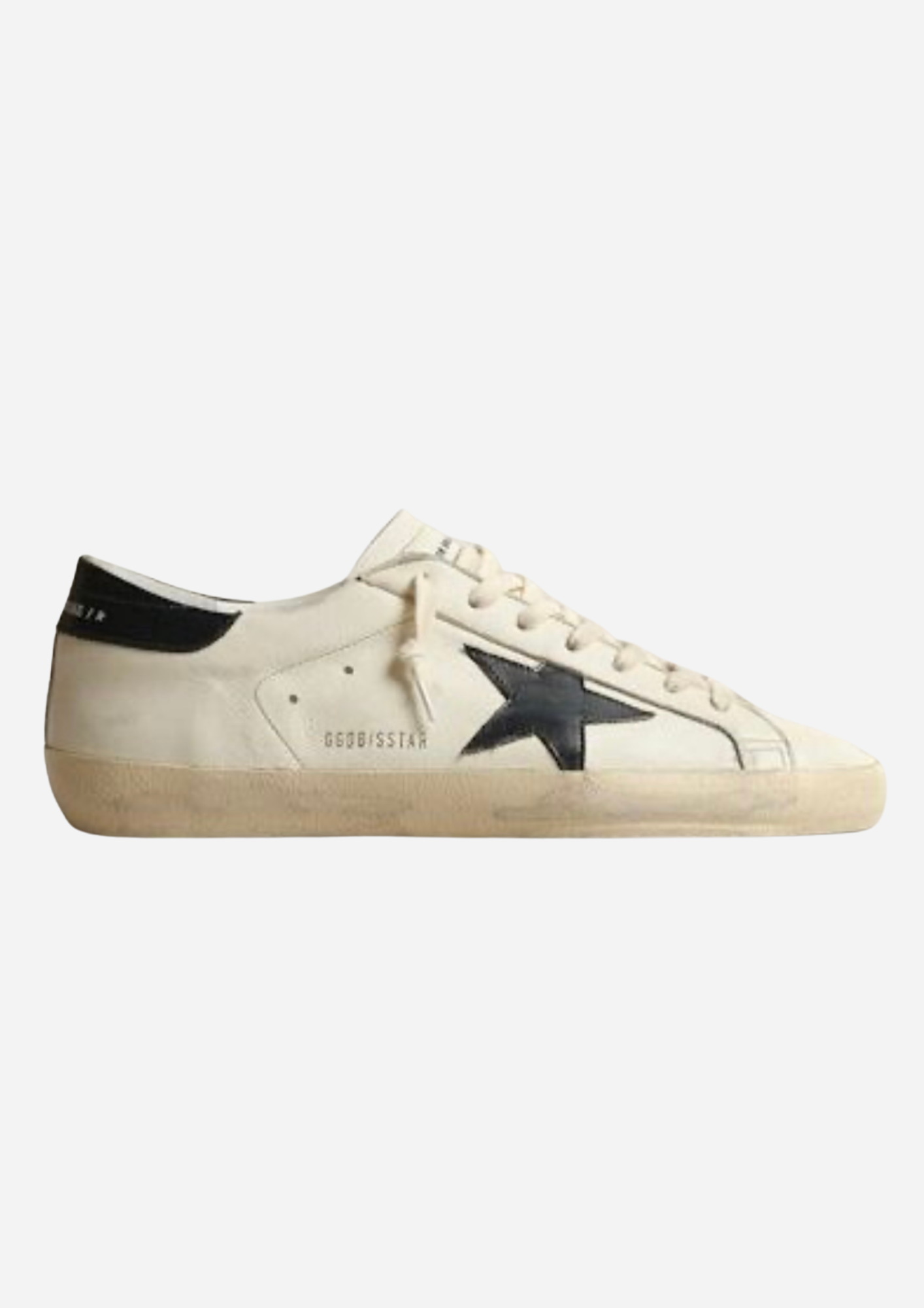 GOLDEN GOOSE SUPER-STAR I HVIT PELLE MED STJERNE OG SORT HÆLKAPPE