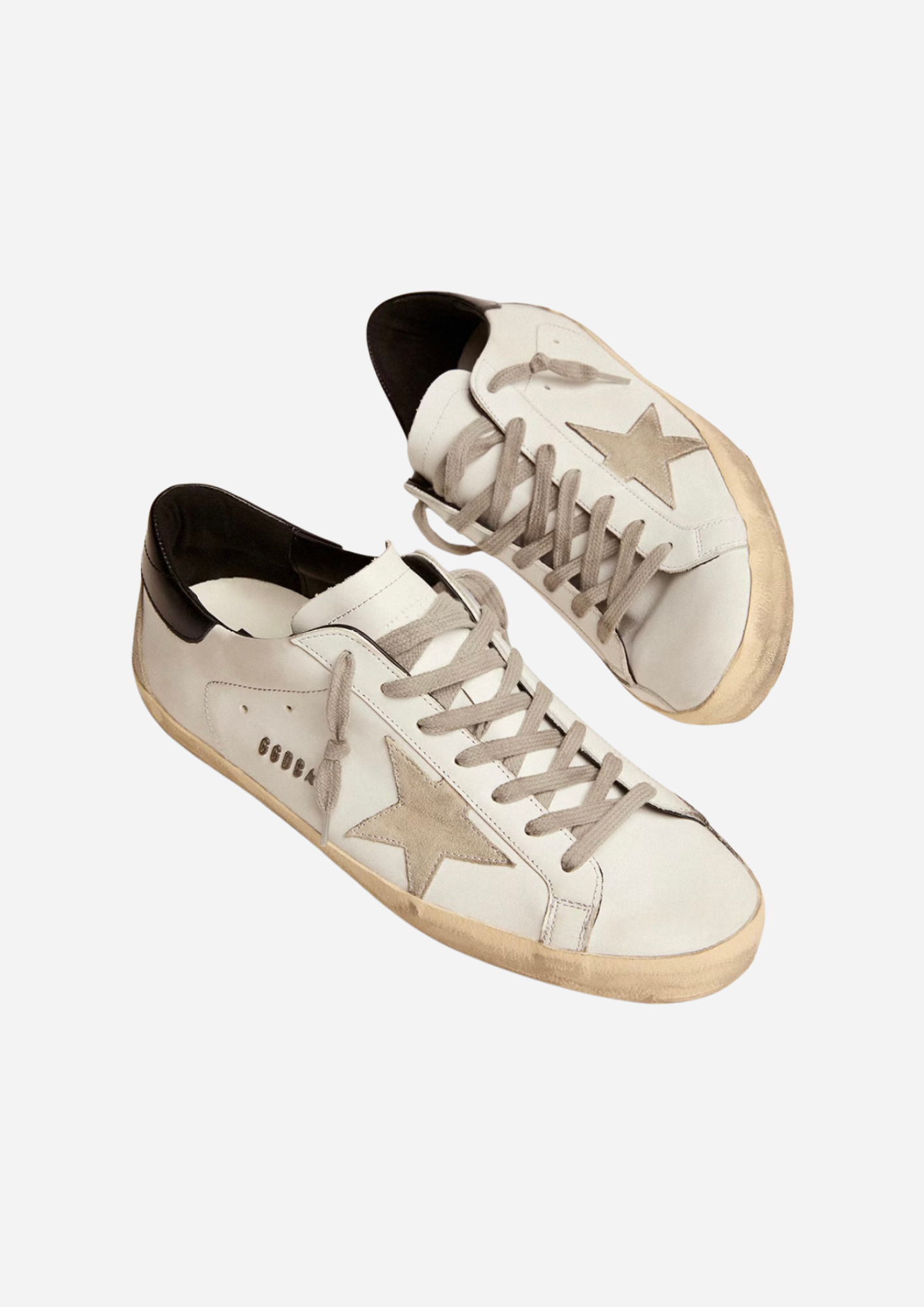 GOLDEN GOOSE SUPER-STAR HERR MED SVART HÄLKAPPA OCH METALLNITAR TEXT