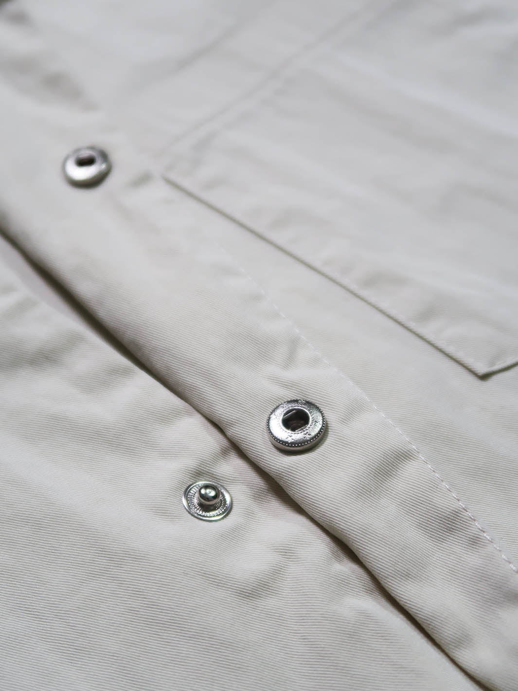 PANTALÓN BRAND X MILANOMARKTPLACE CAMICIA BOWLING CREMA