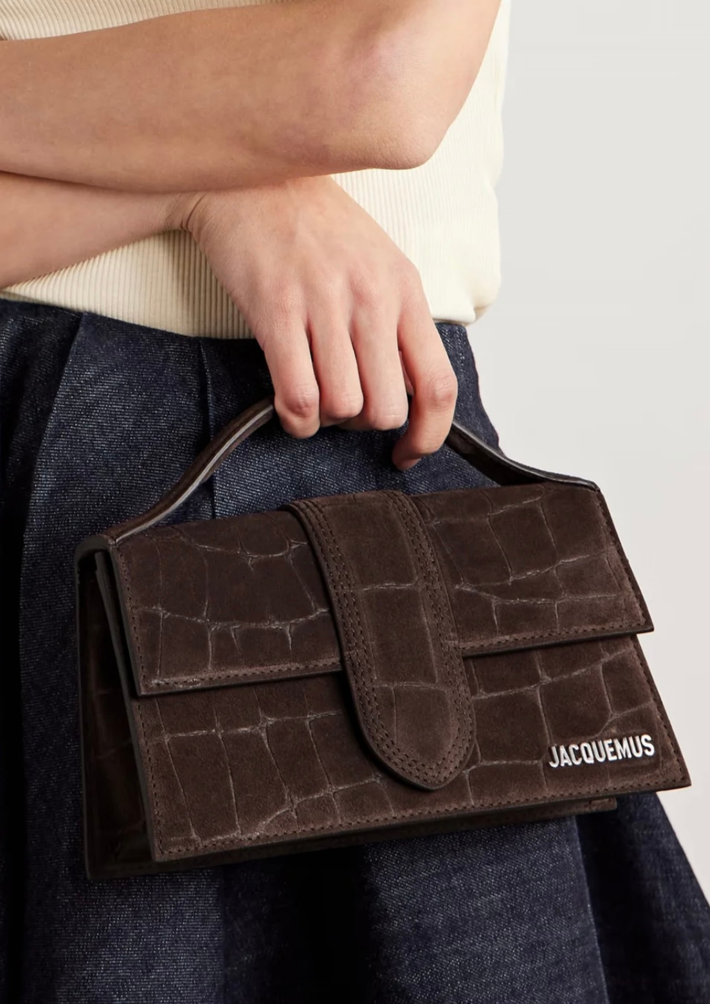 Jacquemus Le Grand Bambino Marrone Scuro, vista posteriore