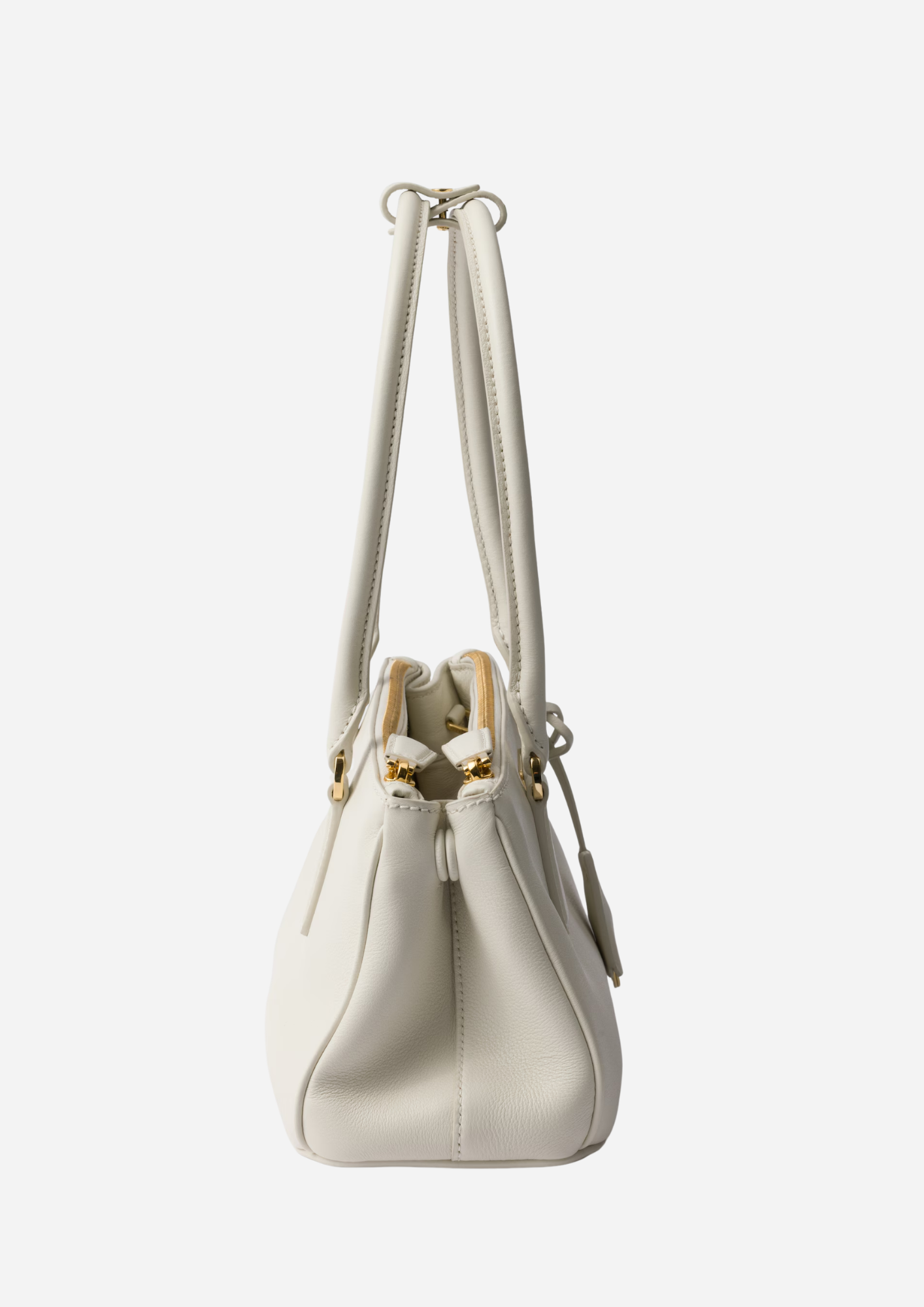 Prada Galleria Medium bianca vista laterale con chiusure e tracolla