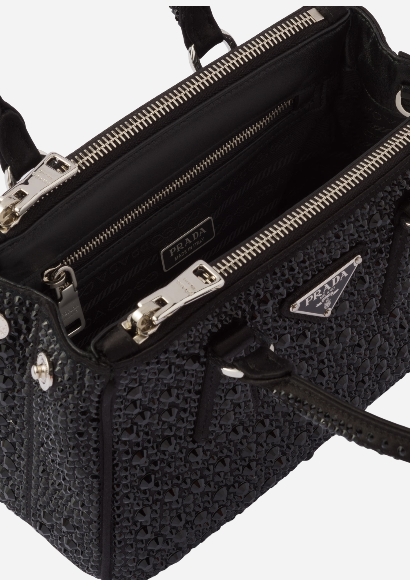 Interno della Prada Galleria Mini nera con cristalli con tasche e chiusure zip